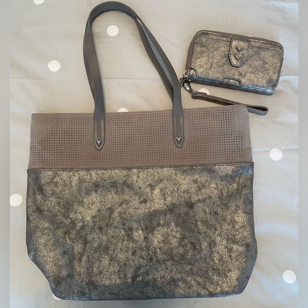 Stella & Dot Hudson Tote w/ matching wristlet